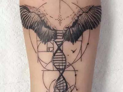 Татуировка на предплечье Крылья. Тату студия м.Новослободская